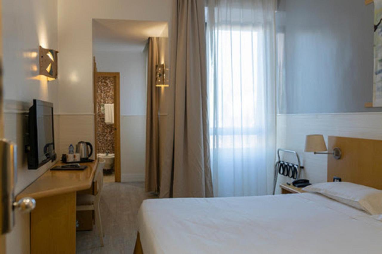 Hotel Aphrodite Рим Екстериор снимка